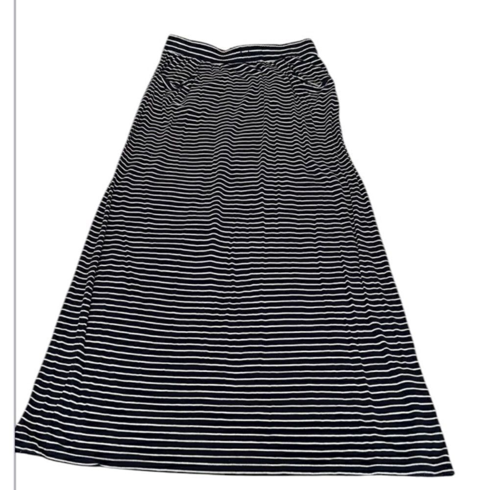Max studios size small navy blue and white strip maxi skirt GUC